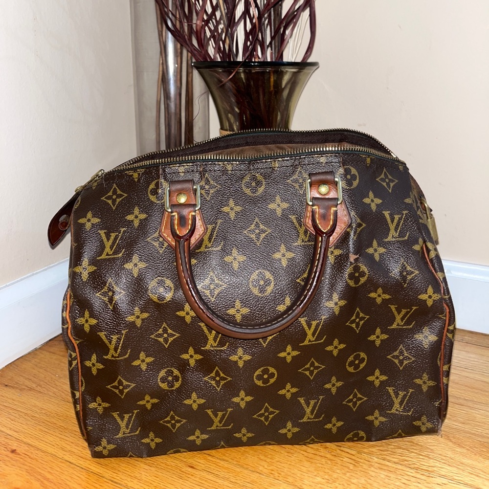 Louis Vuitton Speedy